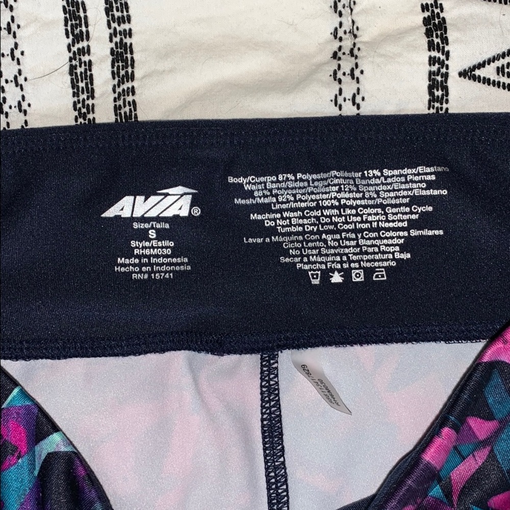 Patterned Active Leggings - Picture 3 of 6